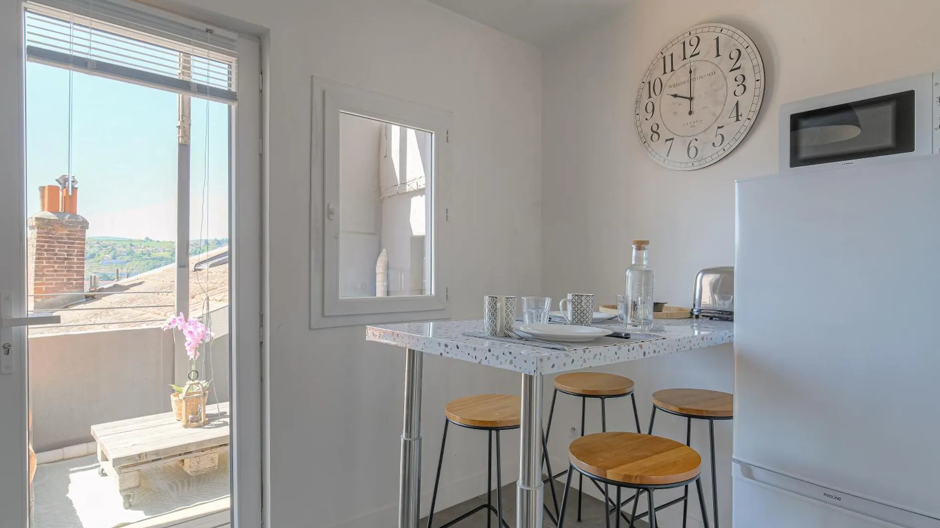 Le Pipet - T2 Avec Terrasse, Vue, A Deux Pas Du Theatre Antique Apartman Vienne 0*,  Franciaország